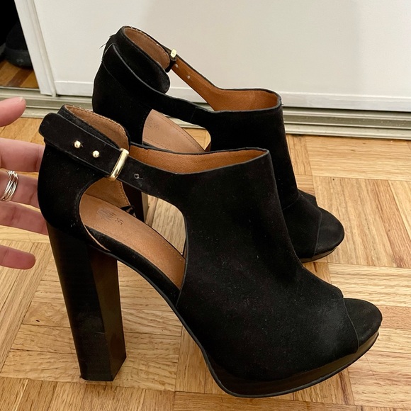 H&M Suede Open-Toe Heels - Picture 2 of 3
